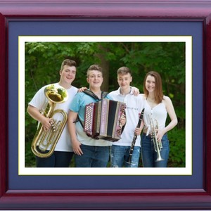 Contestant Mladi Kanadcani C