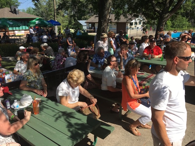 Crowds14