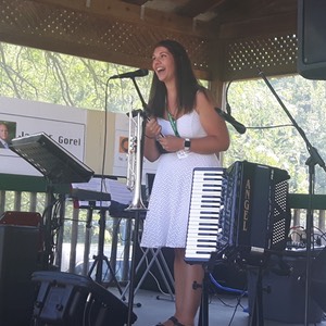 Melodie Sustar2