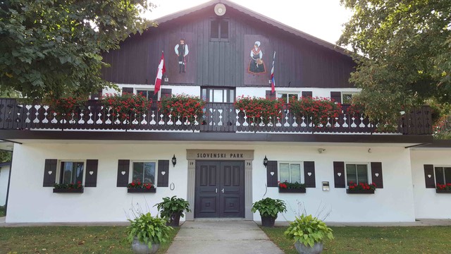 PhotoSlovenskiParkHall