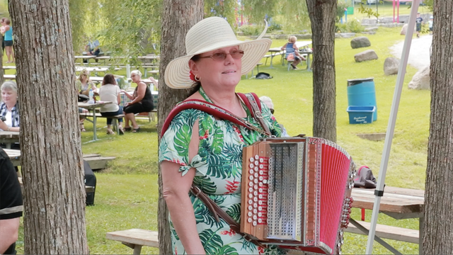 Showcaser Julie Cesnik