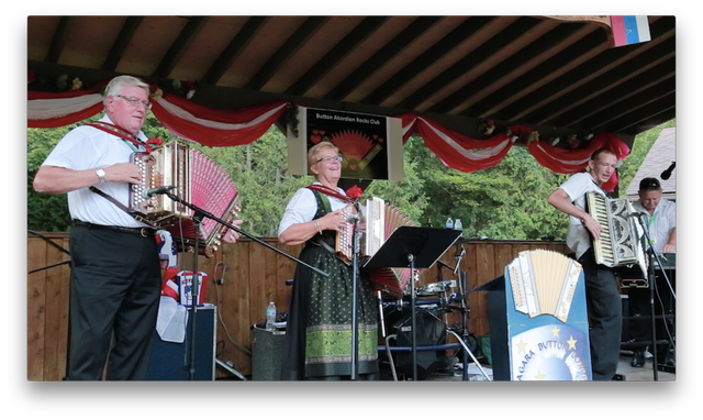 Showcasers Niagara Button Boxers1